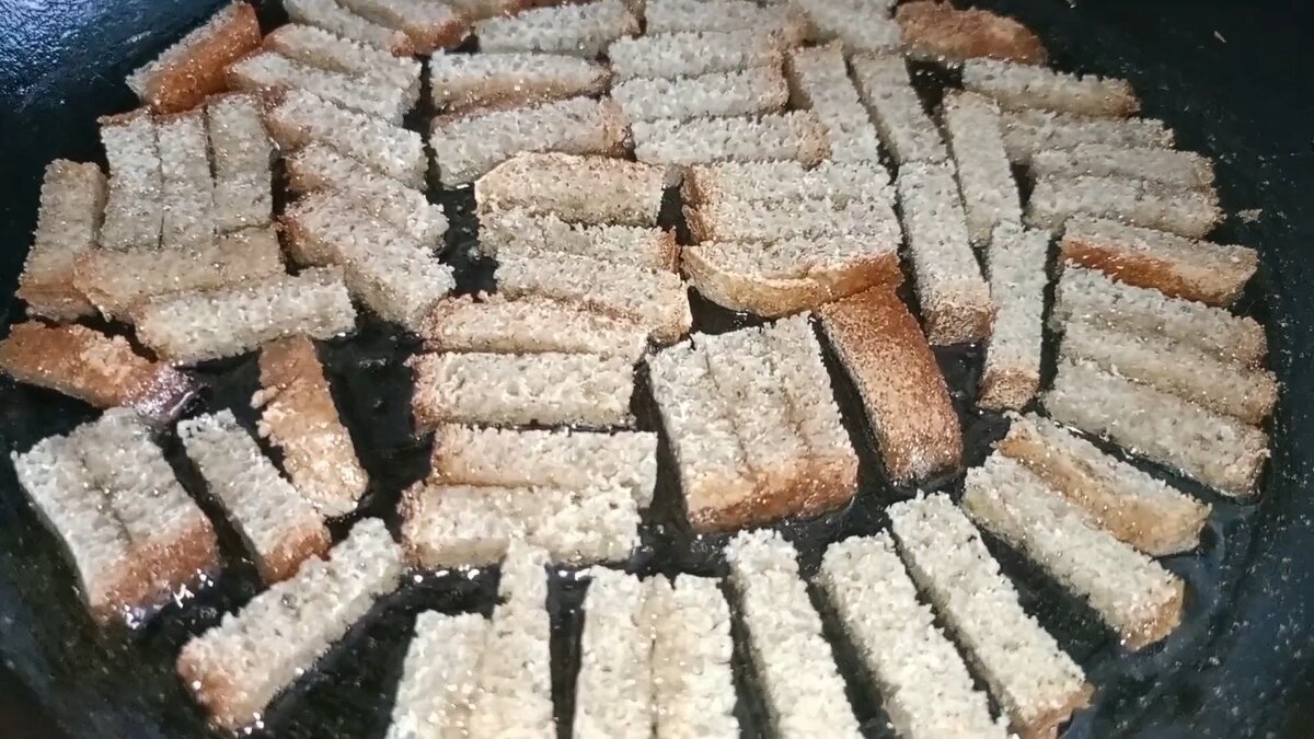 сухарики гренки. сухари ванильные. сухари с изюмом 500гр. сухарики хлебные. хлеб сухари.