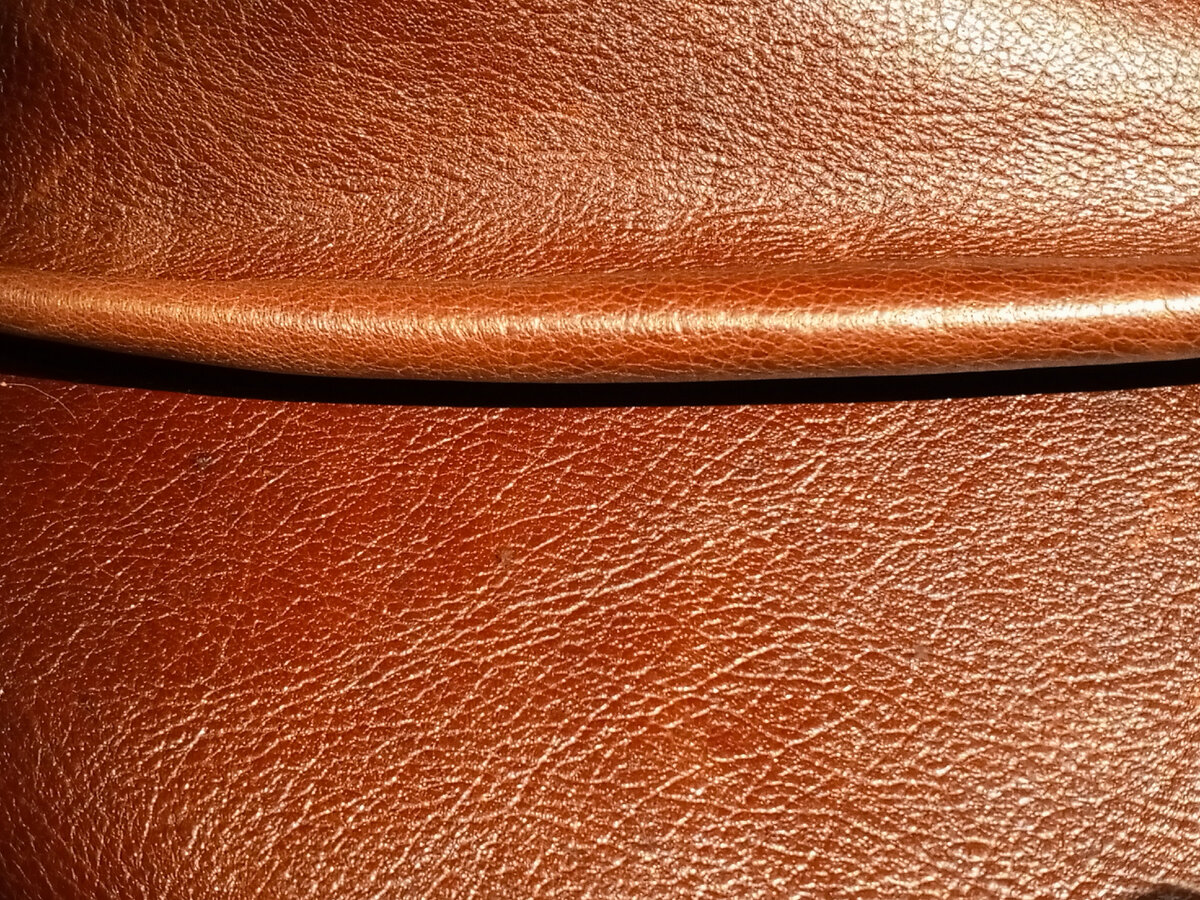 Растянуть кожаные ботинки. Растянуть обувь из натуральной кожи. Как растянуть натуральную кожу. Растяжка обуви в домашних. Растяжка обуви кожаной.