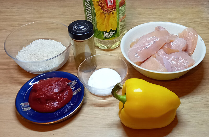 Необходимые продукты для приготовление куриных тефтелей