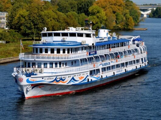    теплоход Н.А.Некрасов // фото: blog.riverbook.ru