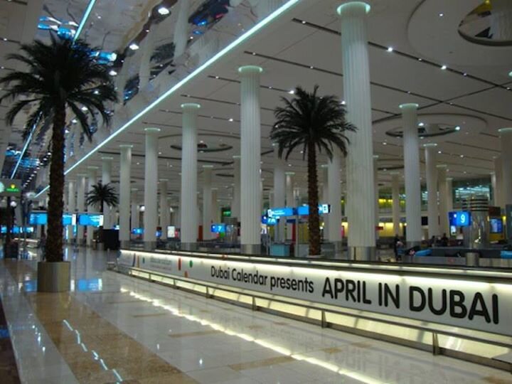 Работает ли аэропорт в дубае. Аэропорт Дубай DXB. Международный аэропорт Дубай внутри. Аэропорт Дубай DXB зал прилета. ДХБ аэропорт Дубай.