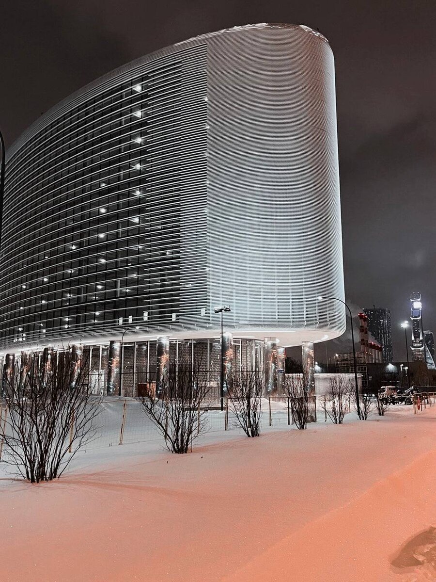 отгадай лицо. настольная игра "угадай, кто?". игра с карточками на лбу. карточки для игры угадай кто. сникерс мем.