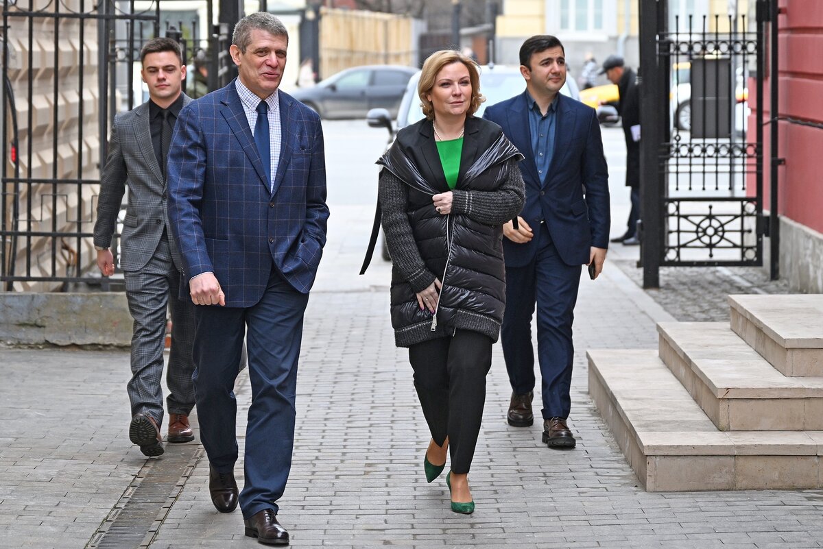    Министр культуры Ольга Любимова и Дмитрий Бак перед открытием музея А.П. Чехова в Москве. 2023 г. / РИА Новости