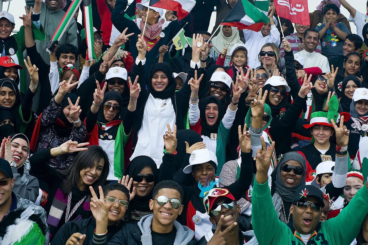 https://upload.wikimedia.org/wikipedia/commons/thumb/e/ef/Kuwaityouth5020.jpg/1599px-Kuwaityouth5020.jpg