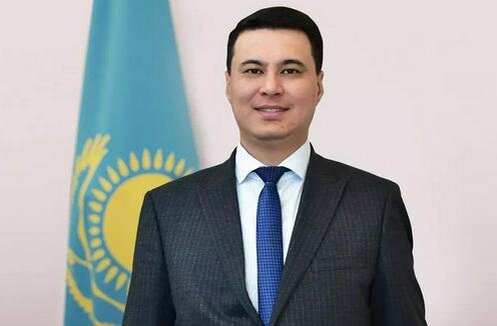 Мансур Ошурбаев. Фото с сайта primeminister.kz