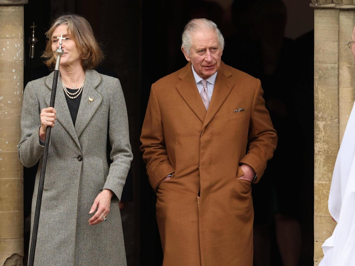 король чарльз коронация. у короля великобритании обнаружили рак. король чарльз 2023. у короля великобритании обнаружили рак. корона британской империи для коронации.