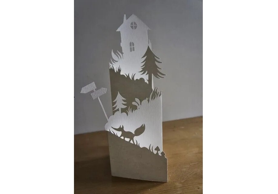 Вот такой классный фон-разграничитель получается. Можно ещё подписи на указатель сделать "Налево пойдёшь...направо пойдёшь".