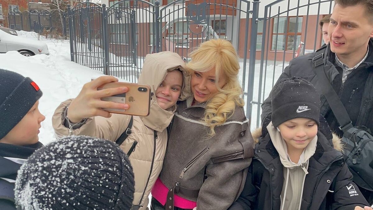 В Екатеринбурге произошел скандал, который в очередной раз продемонстрировал насколько далеки российски чиновники от простого народа.-3