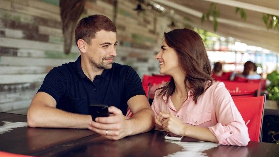 Влюбленные парочки. Любовь отношения. Встреча с любимым. Парень и девушка. Любовь между мужчиной и женщиной.