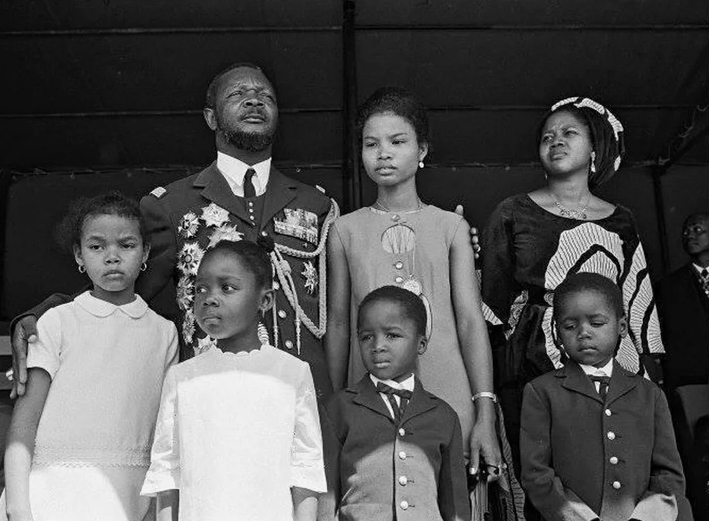 императорский титул николая 2. иоанн vi 1740-1741. последний император китая. георгий брат николая 2. семья китайского императора.