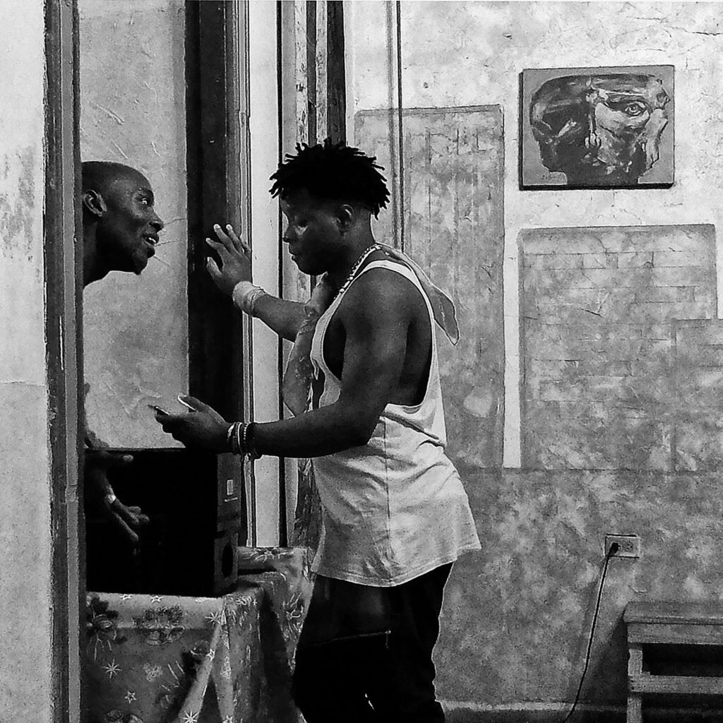 искусство черно белого. стильные черно белые картины. абстракция. красивые девушки абстракция. стилизованный портрет тушью.