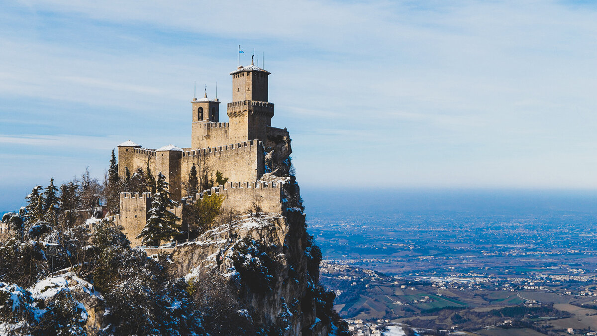 Иногда понятие "мой дом - моя крепость" люди понимаю слишком буквально. Фото: Mark de Gong/unsplash.com