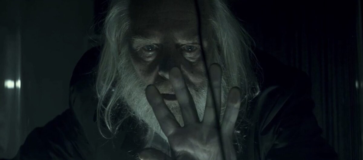 кадр из фильма "Боги Бездны" (Gods of the Deep) / источник imdb.com