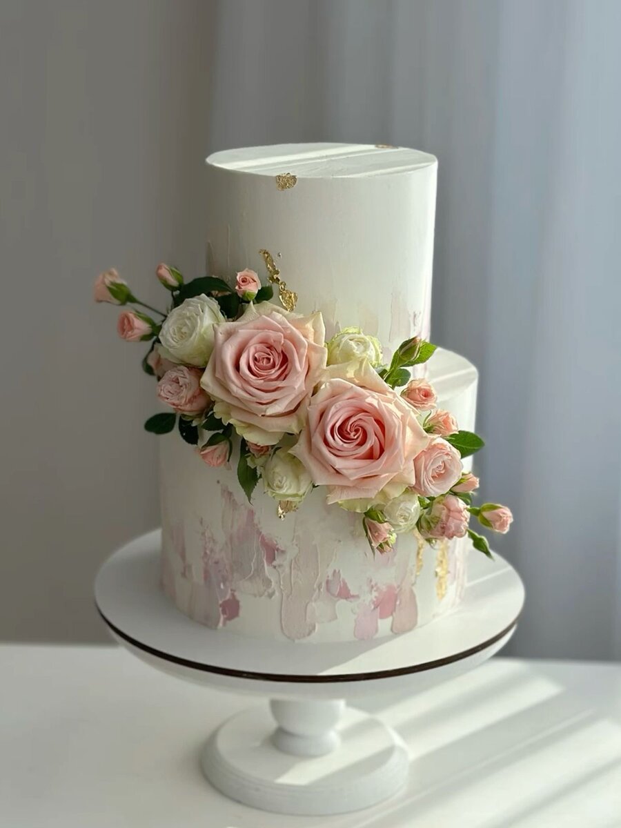 Автор торта: Evacake_minsk, позаимствовала из источника: Pinterest. 