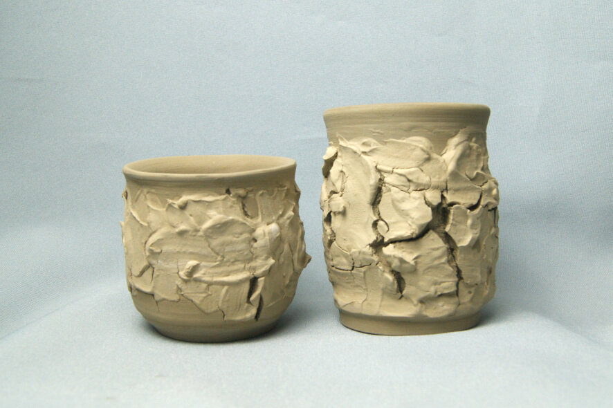 Высушенные карандашницы перед обжигом