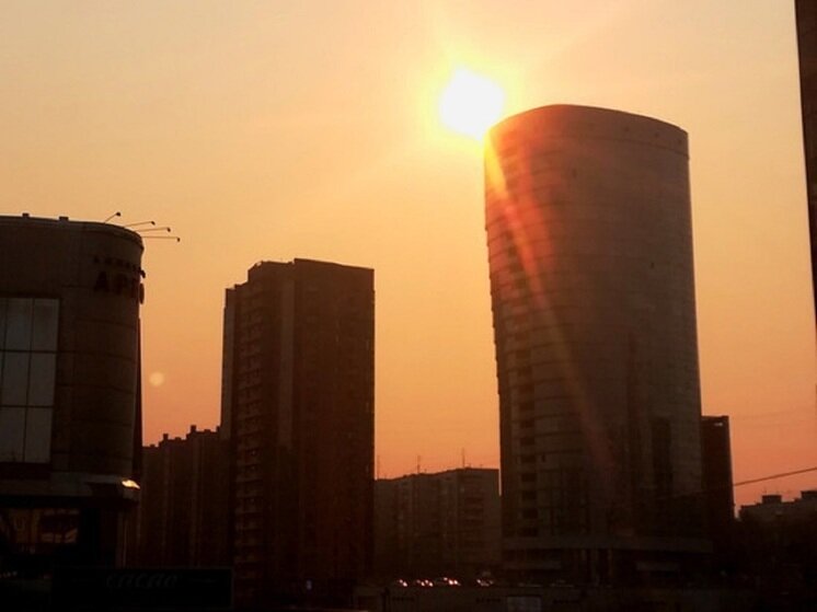 солнечная корона и протуберанцы. вспышка на солнце 2023. солнечная вспышка и земля. вспышки на солнце 22 января 2024. вспышки на солнце 22 января 2024.