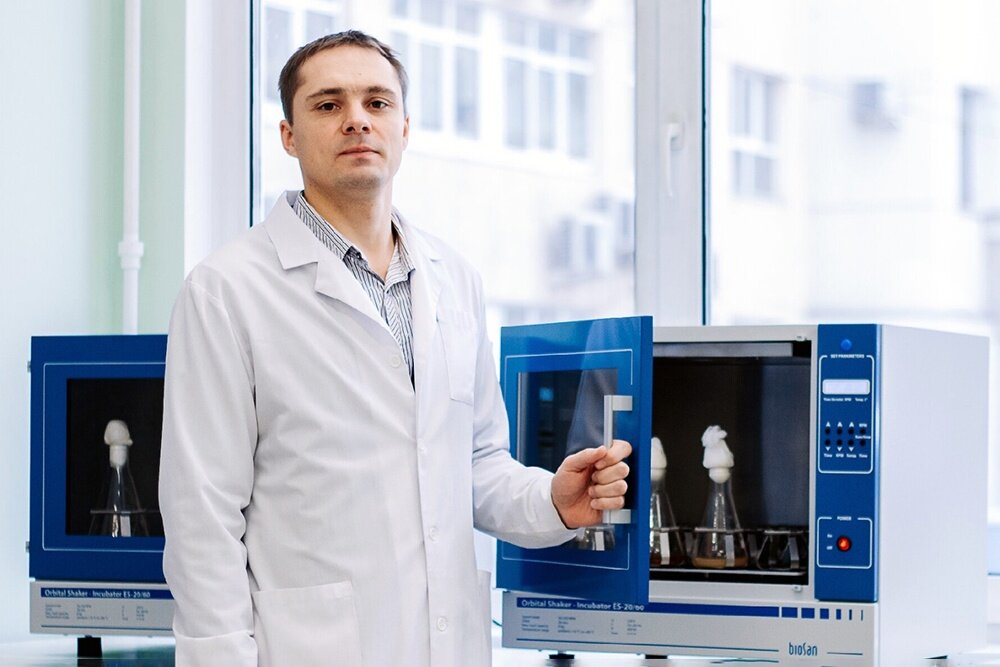 Никита Евдокимов: Специальные дрожжи способны обезвредить агрессивные стоки. / Пресс-служба ОмГТУ