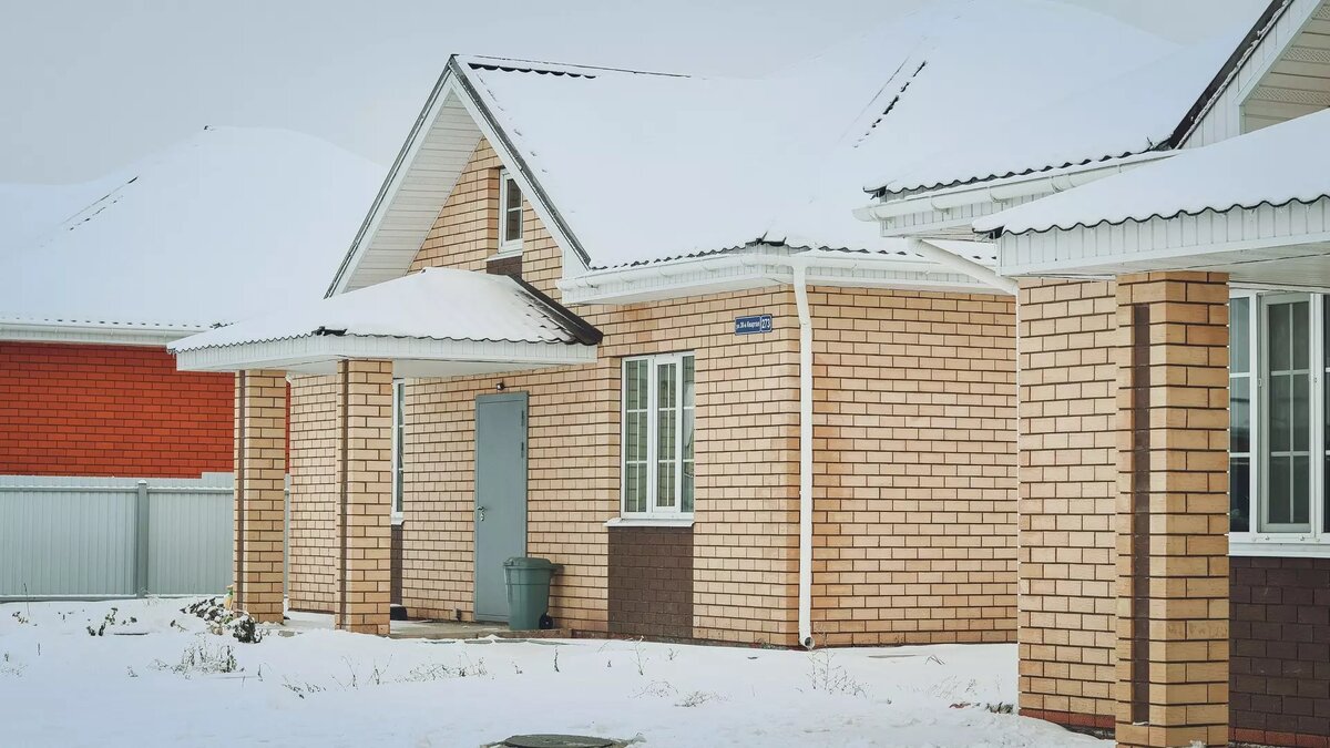     Ранее местные СМИ писали, что в генплане Казани может появиться метро до деревни Куюки. Эту идею поддержали и жители поселения. Inkazan узнал у урбан-активиста Дмитрия Сагдеева, насколько это необходимый району проект.