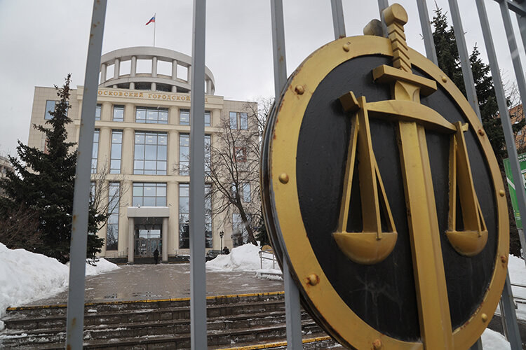    Ринат Ханбиков остается в СИЗО — такое решение накануне принял Мосгорсуд