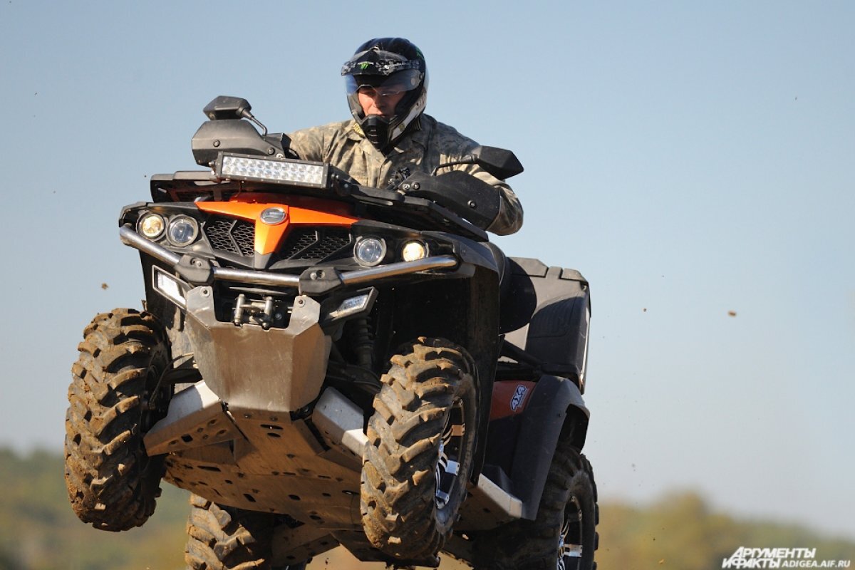    Омич без прав на квадроцикле сбил пятилетнюю девочку