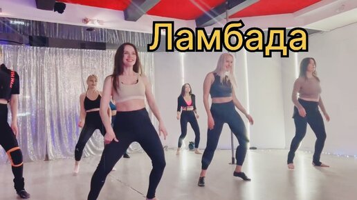 Девушка танцует. Красивая девушка танцует. Легкий танец девушек. Девушка в движении. Красивая девушка танцует.