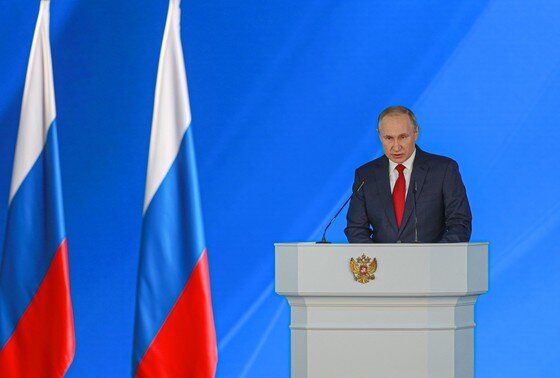    Президент РФ Владимир Путин во время выступления с ежегодным посланием к Федеральному Собранию