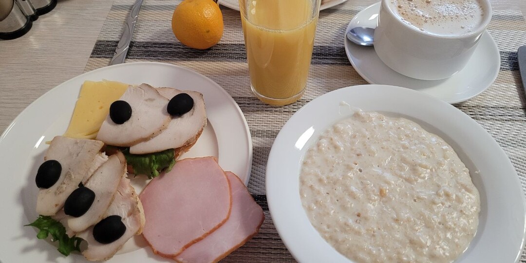 Остановились в отеле в центре Петербурга. Показываю, что получили за 3500 руб в сутки