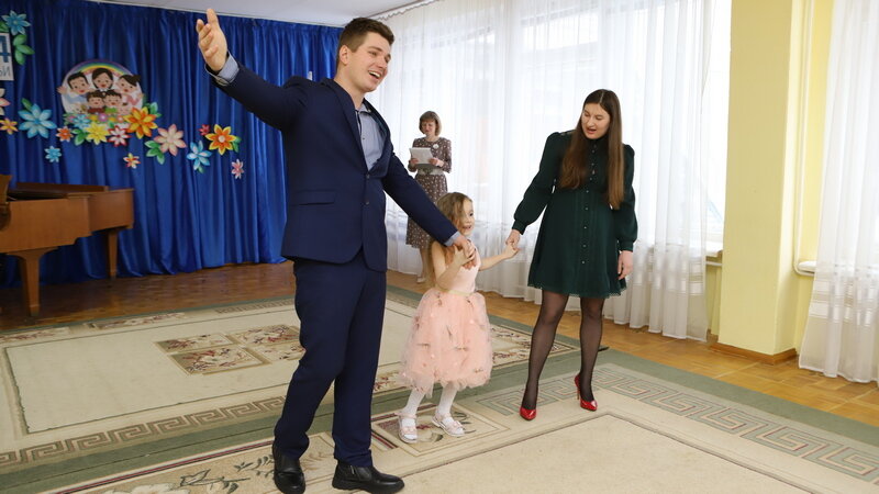 Улица 2 агрегатная курск. Детский центр солнышко. Надпись детский сад солнышко. Солнышко центр развития детей. Солнышко новомосковск детский центр.