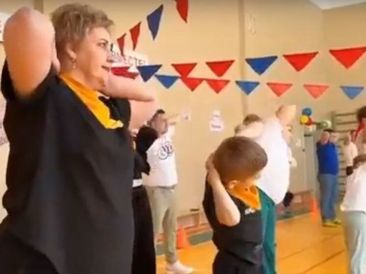 поиск 360. команда пресс службы. гидеон в сериале мыслить как преступник. конкурс мчс сонко. пресс-служба клипарт.