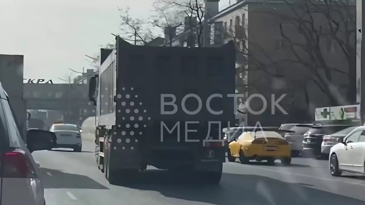     Из-за аварии на одной из главных транспортных артерий города образовалась пробка. На месте ДТП работают сотрудники полиции.