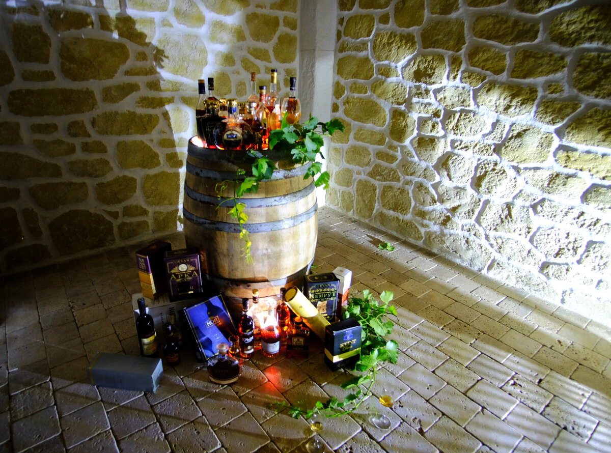 Декоративная отделка стен фактурой камня 