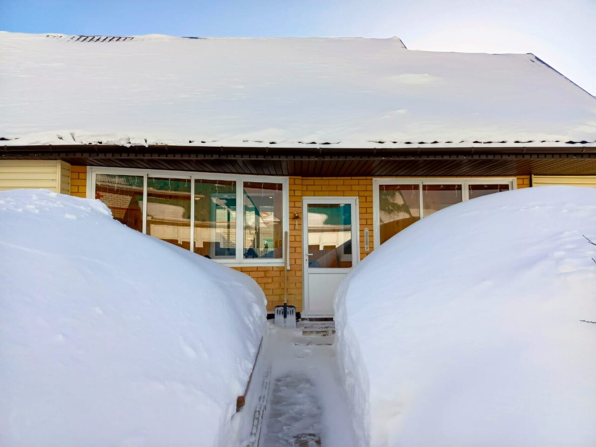 Узкая тропочка вход в дом