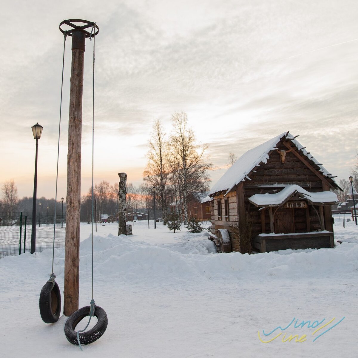 🚢 Белоруссия рассчитывает довести перевалку своих товаров через порты Санкт-Петербурга до 15 млн тонн к 2025 году. Показатель 2024 года равен 12.9 млн тонн, при общем показателе через все российские порты 14.1 млн. тонн. 🚂 Бутылочное горлышко сейчас – железнодорожные мощности.
💼 Инвестиционные планы Российских железных дорог и Белорусской железной дороги согласованы. Также в перспективе - намерения к продвижению в сторону Северного морского пути. 
🙋 По случаю, напомню - одна из специализаций нашей компании – это обработка грузов в портах Санкт-Петербурга и таможенное оформление. Из первых рук. 

☕На этом на сегодня всё. Творческих вам успехов и до новых встреч!