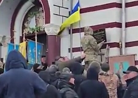    На Украине жестоко избили православного архиерея, а из Эстонии выгнали митрополита ЭПЦ