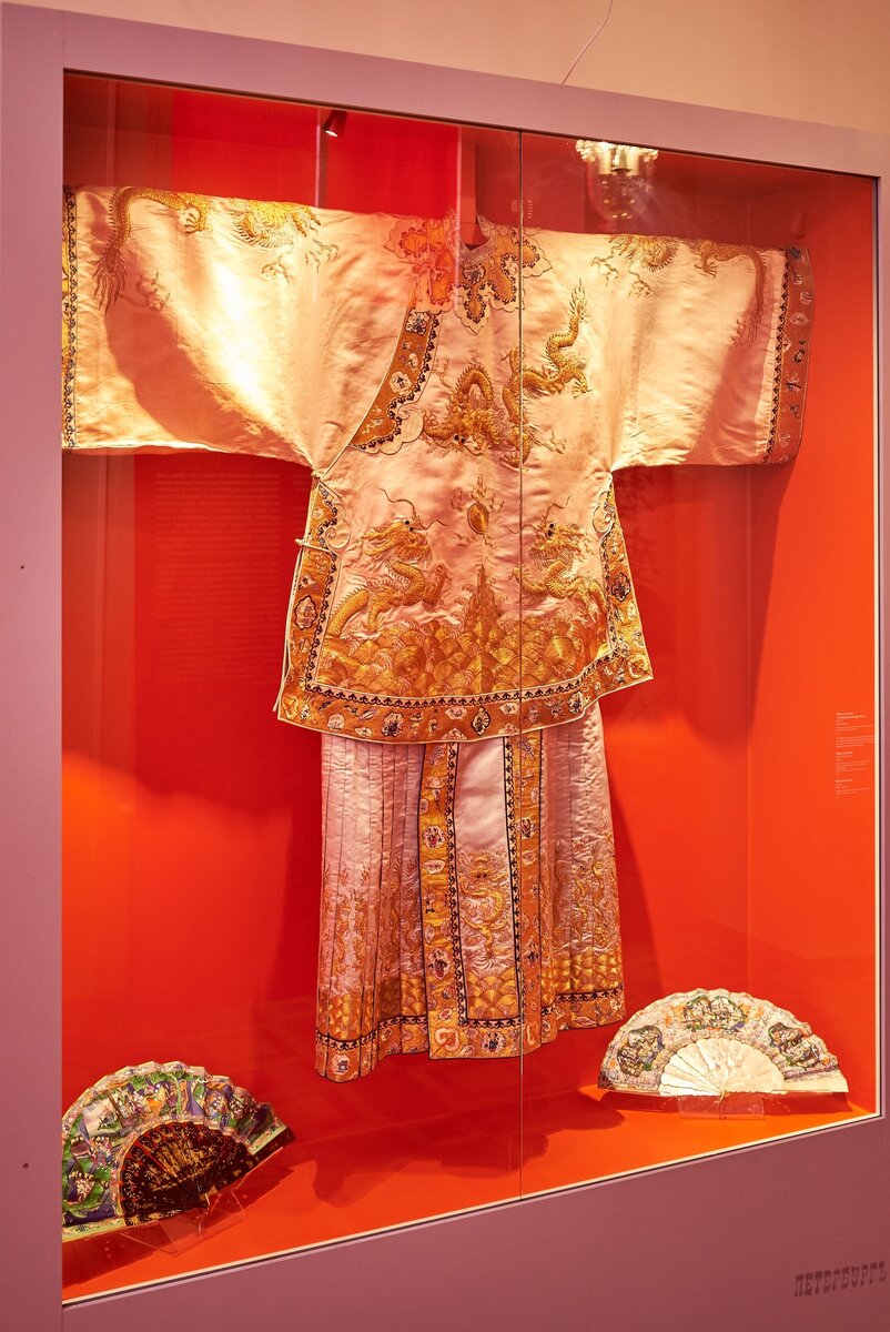 Юбка с кофтой с изображением драконов
Китай, 1870–1890-е
ГЭ. Кат. 110