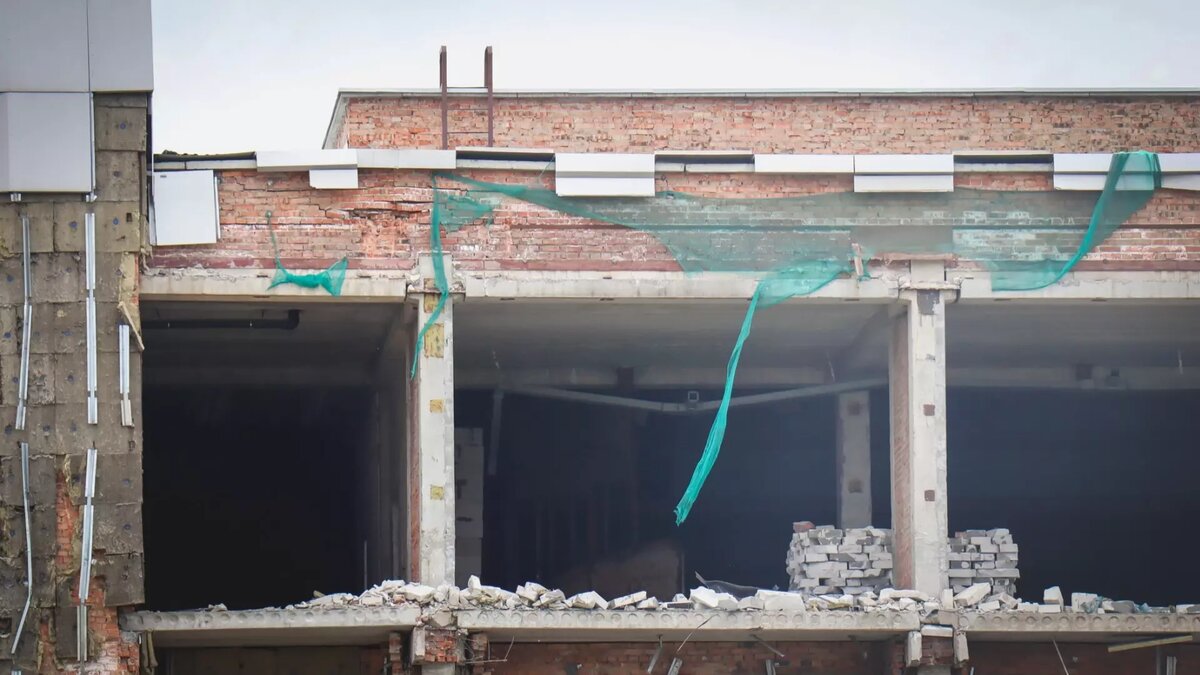     Два аварийных дома снесут в Красноармейском и Тракторозаводском районах Волгограда за почти четыре миллиона рублей в ближайшие месяцы, сообщает издание «НовостиВолгограда.ру» со ссылкой на сайт госзакупок.