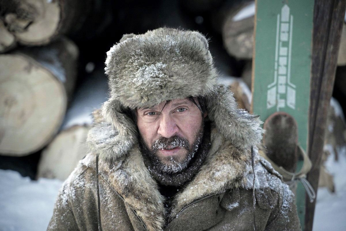 Русский медведь "Витя-людоед", тиранит всех соседей.