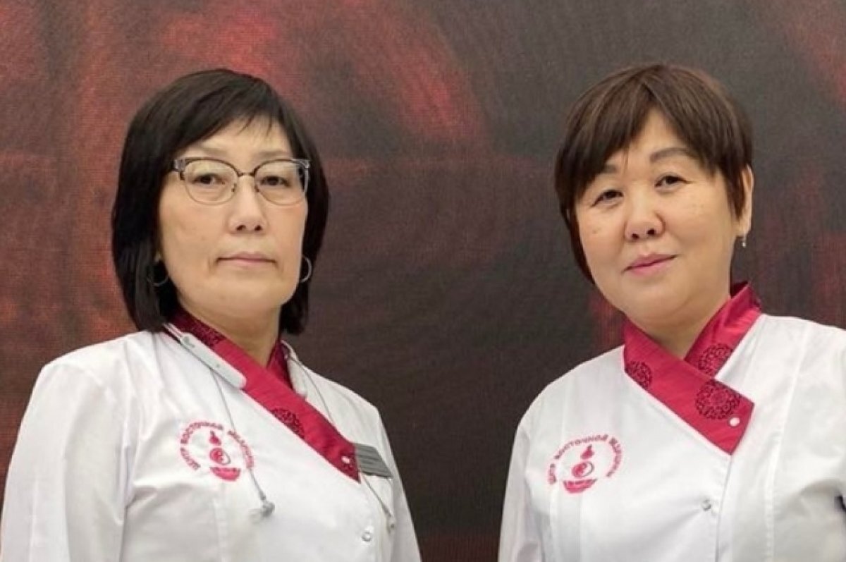    Врачи тибетской медицины из Улан-Удэ помогли двум пассажирам самолёта