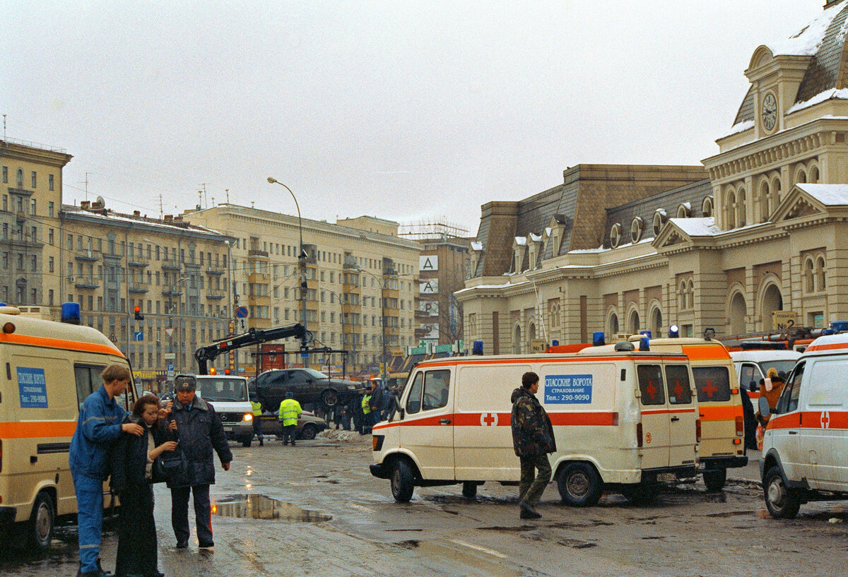 Теракт в Московском метро 2004 Автозаводская. Теракт 6 февраля 2004 Автозаводская Павелецкая. 2004 Год, «Автозаводская» — «Павелецкая», Москва терракт. 06.02.2004 Теракт Автозаводская.