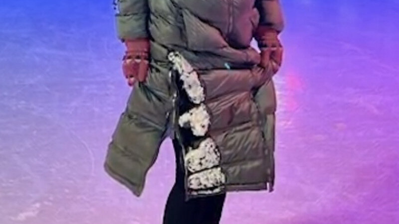     Загорелась куртка. Mash на Мойке