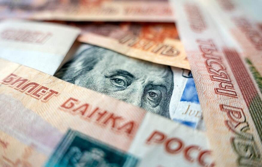    Аналитики: Ждем курс доллара до 100 рублей в 2024 году