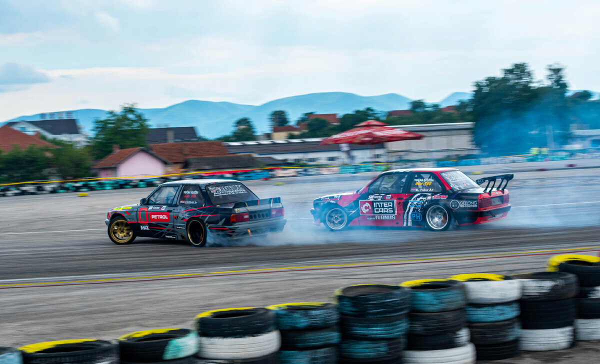  Nikola Tasic\Unsplash