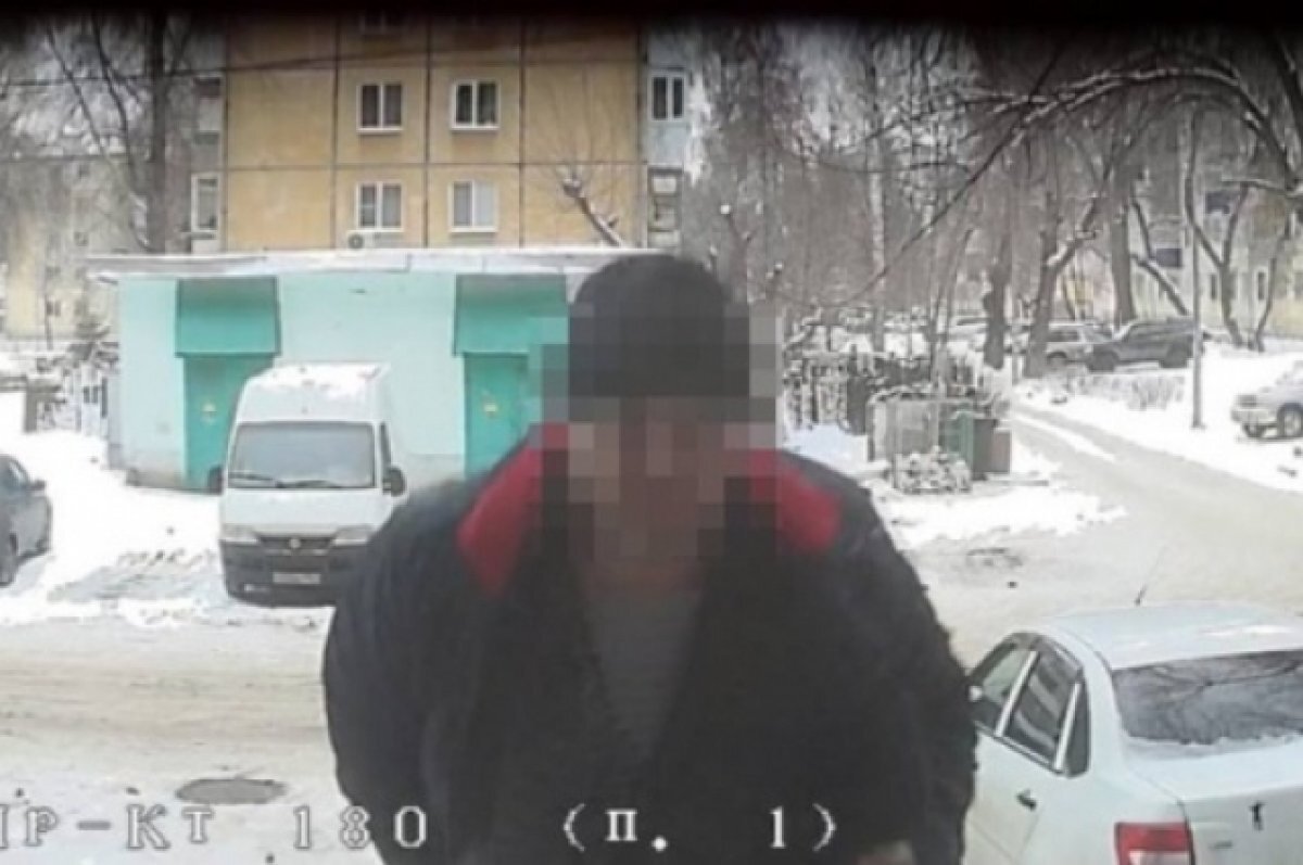    В Самаре задержан курьер мошенников, забравший у пенсионера 1,5 миллиона