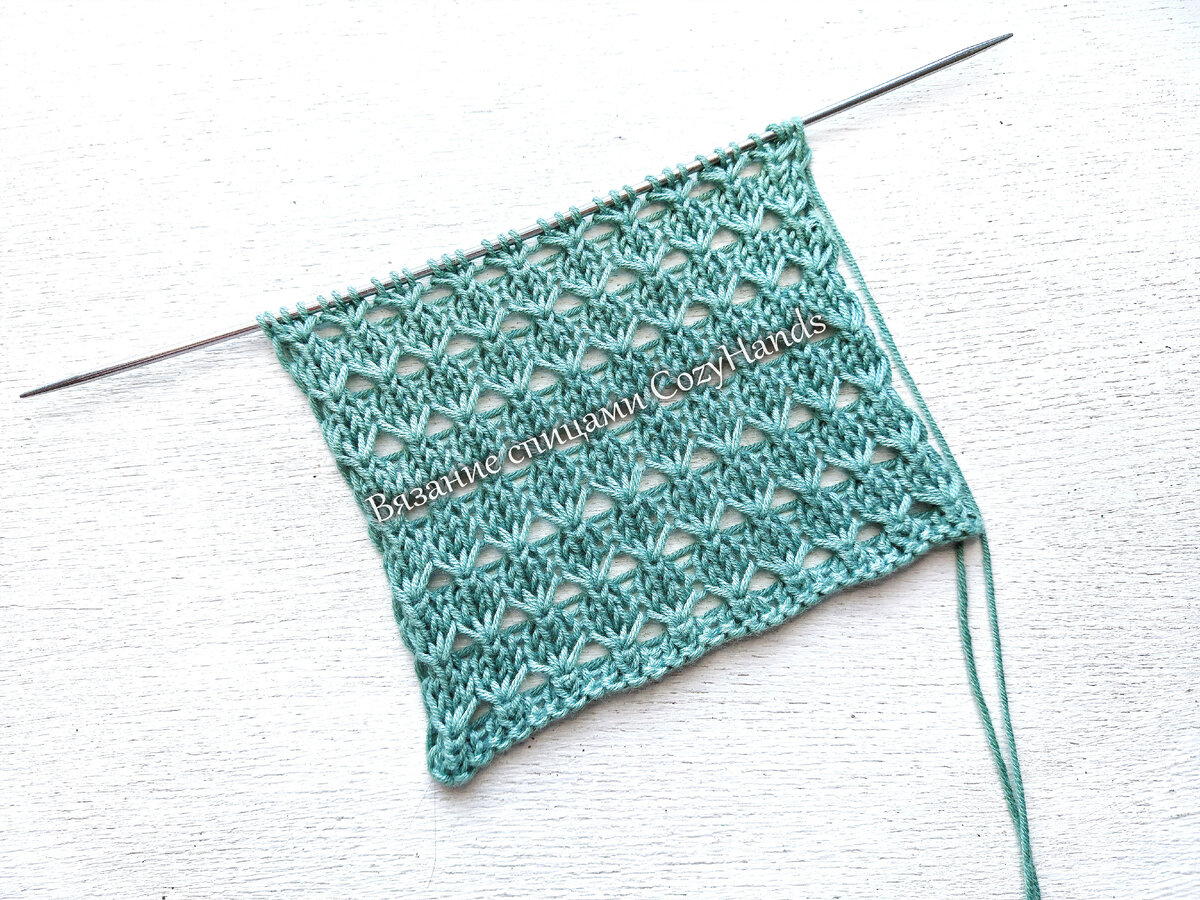 Симпатичный нежный узор с лепестками