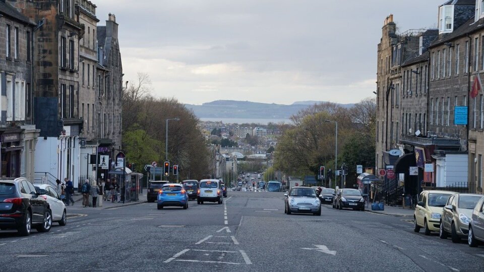 форма глагола с окончанием ing. Fly с окончанием ing. глаголы ing в английском. глаголы инговое окончание в английском. Fly с окончанием ing.