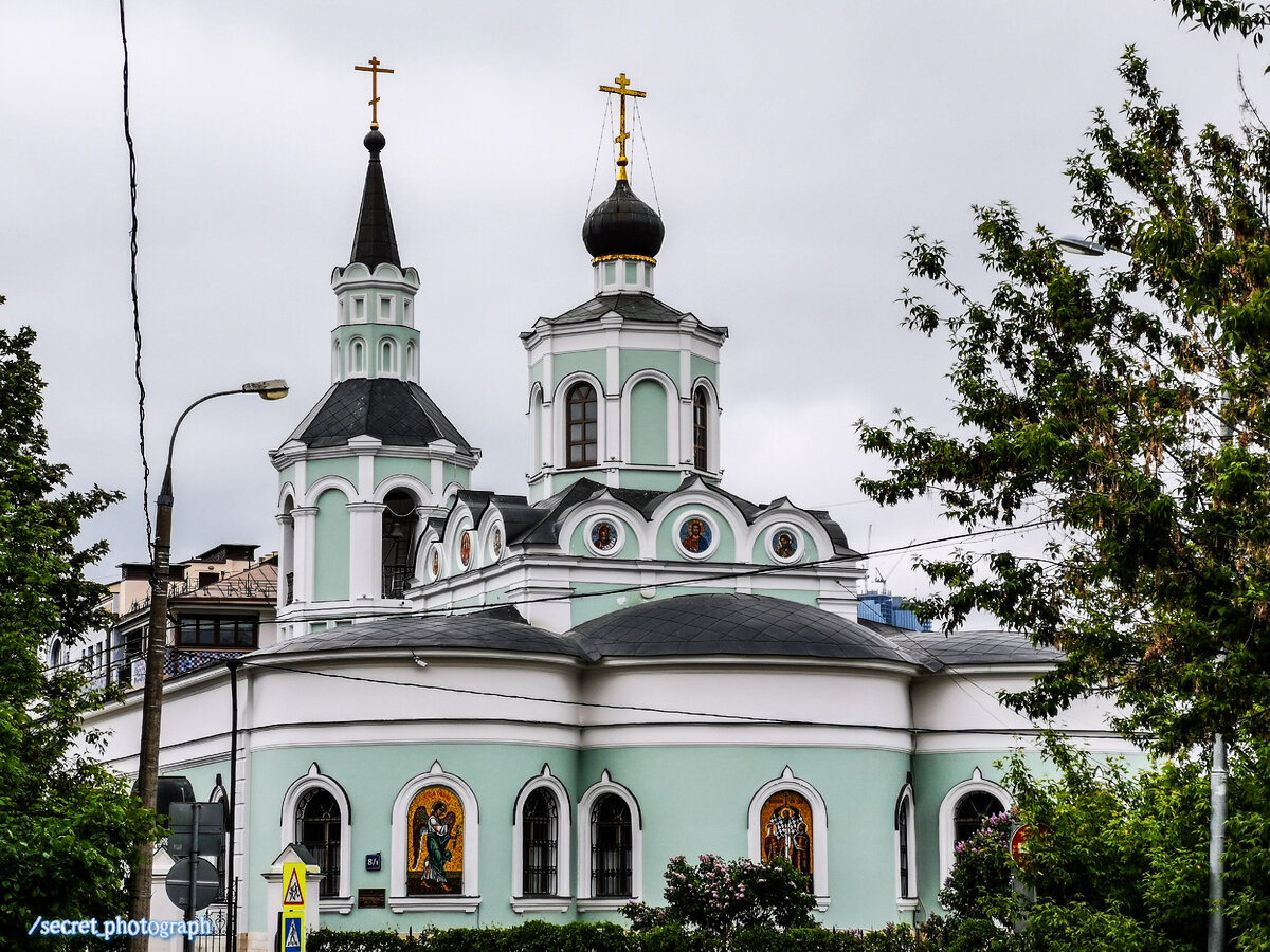 Крестовоздвиженская церковь на Чистом Вражке, или Как я начинал знакомиться  с окрестностями Плющихи | Тайный фотограф Москвы | Дзен