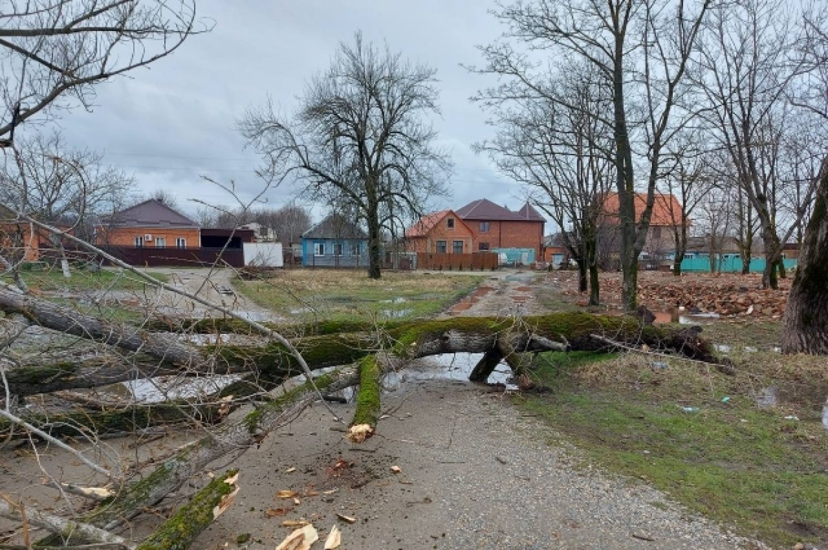    Мурат Кумпилов держит на контроле восстановительные работы после непогоды