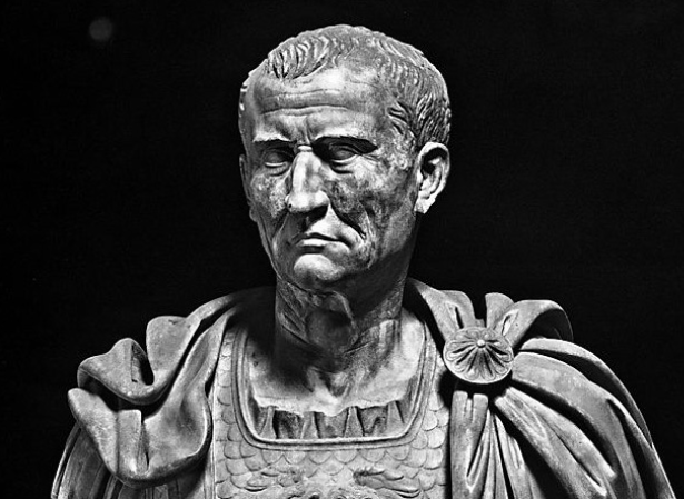 римский император заложивший. гай юлий цезарь. римский император гай юлий цезарь. император нерон статуя. римский император заложивший.