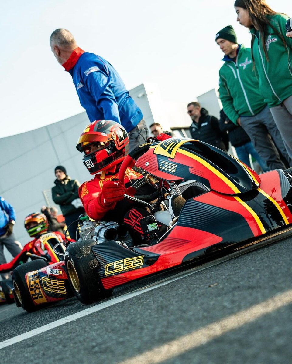    Карлос Сайнс на презентации CS55 Racing KartФото: Соцсети