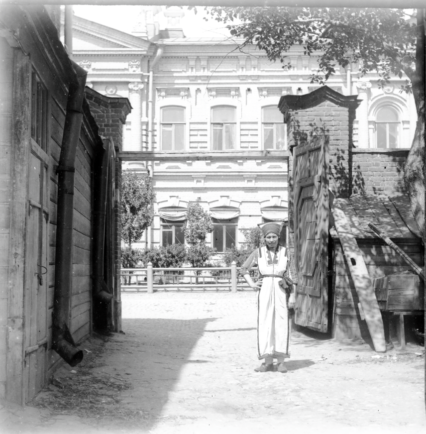 Фото двор напротив дома Фан